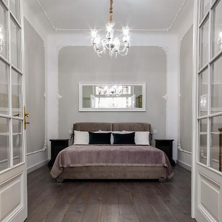 3 Room Apartments , Rohatyntsyv Street Lviv Eksteriør bilde