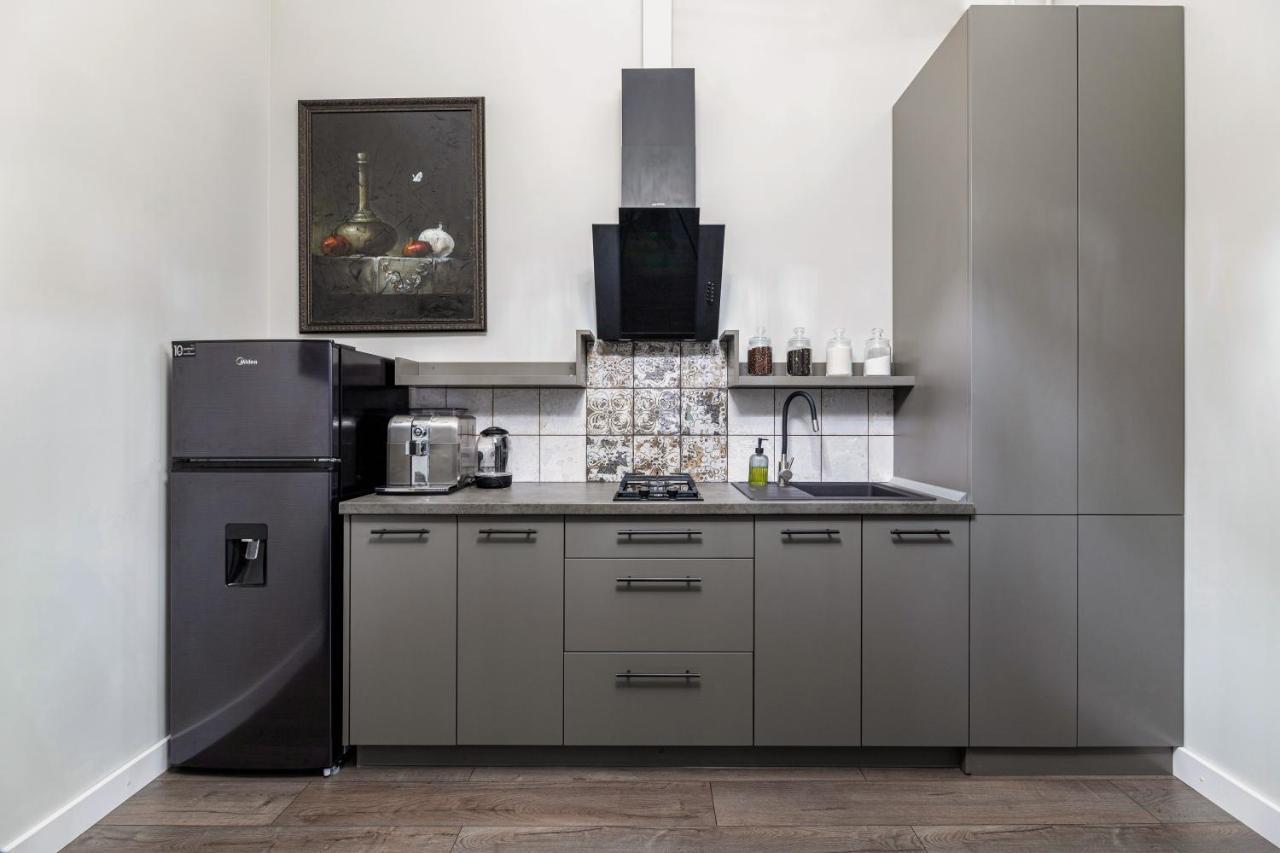 3 Room Apartments , Rohatyntsyv Street Lviv Eksteriør bilde