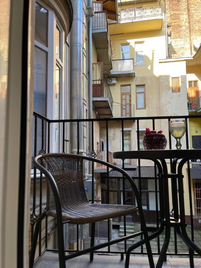 3 Room Apartments , Rohatyntsyv Street Lviv Eksteriør bilde